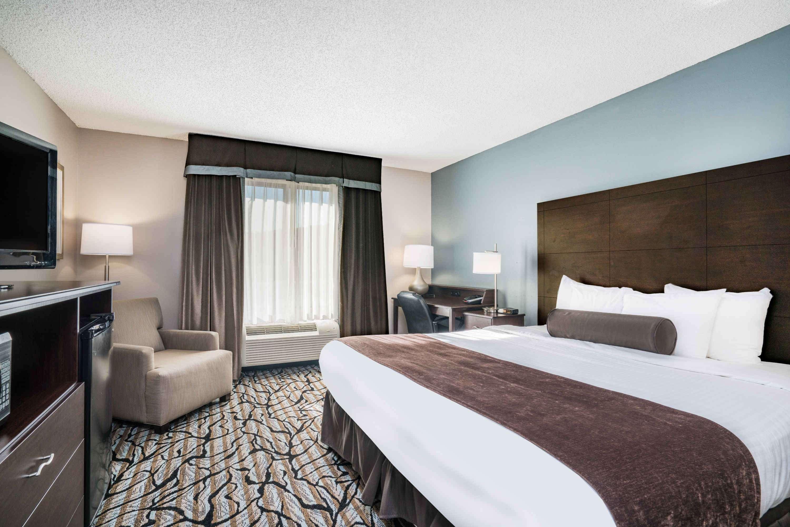 Days Inn & Suites By Wyndham Wausau Εξωτερικό φωτογραφία