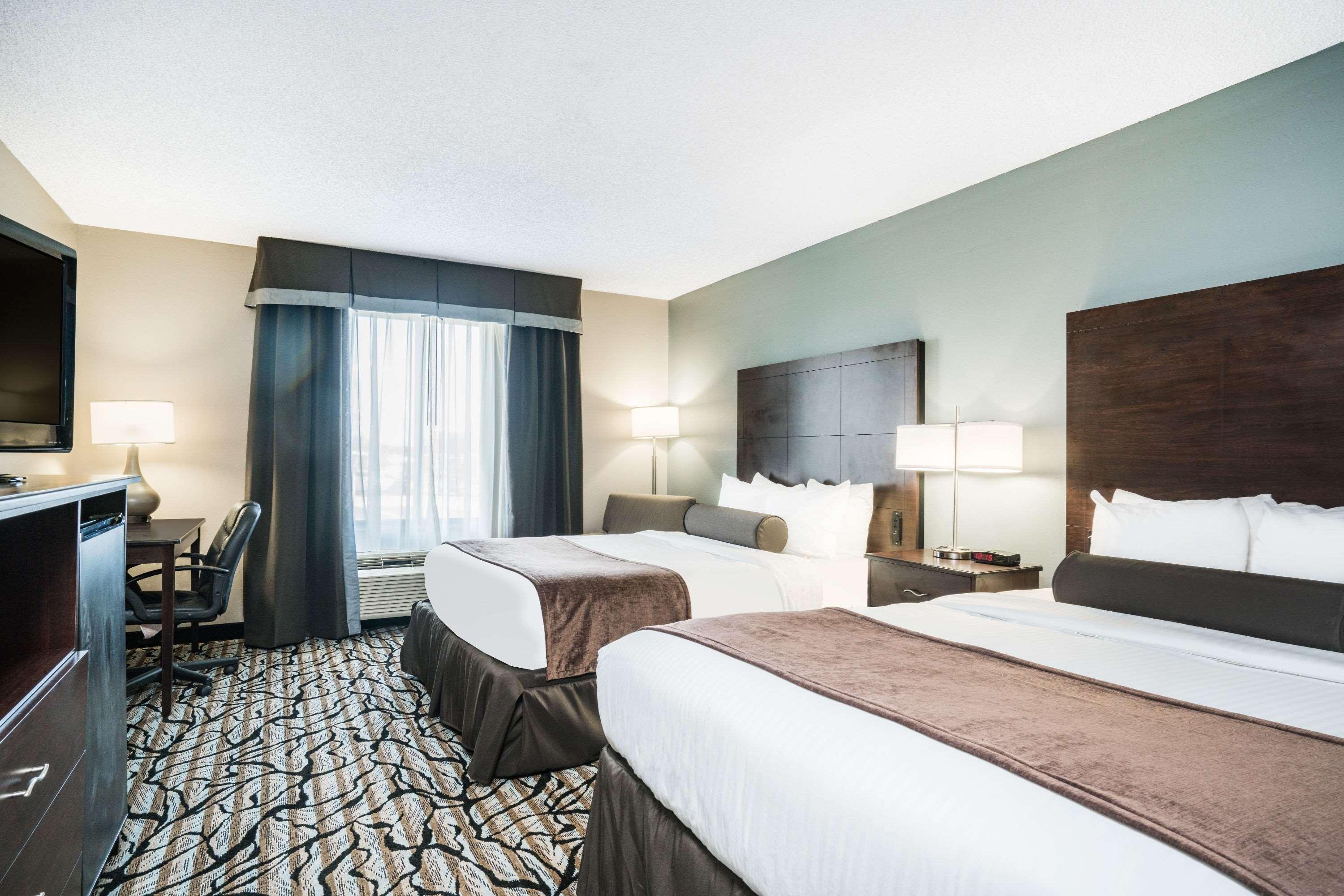 Days Inn & Suites By Wyndham Wausau Εξωτερικό φωτογραφία