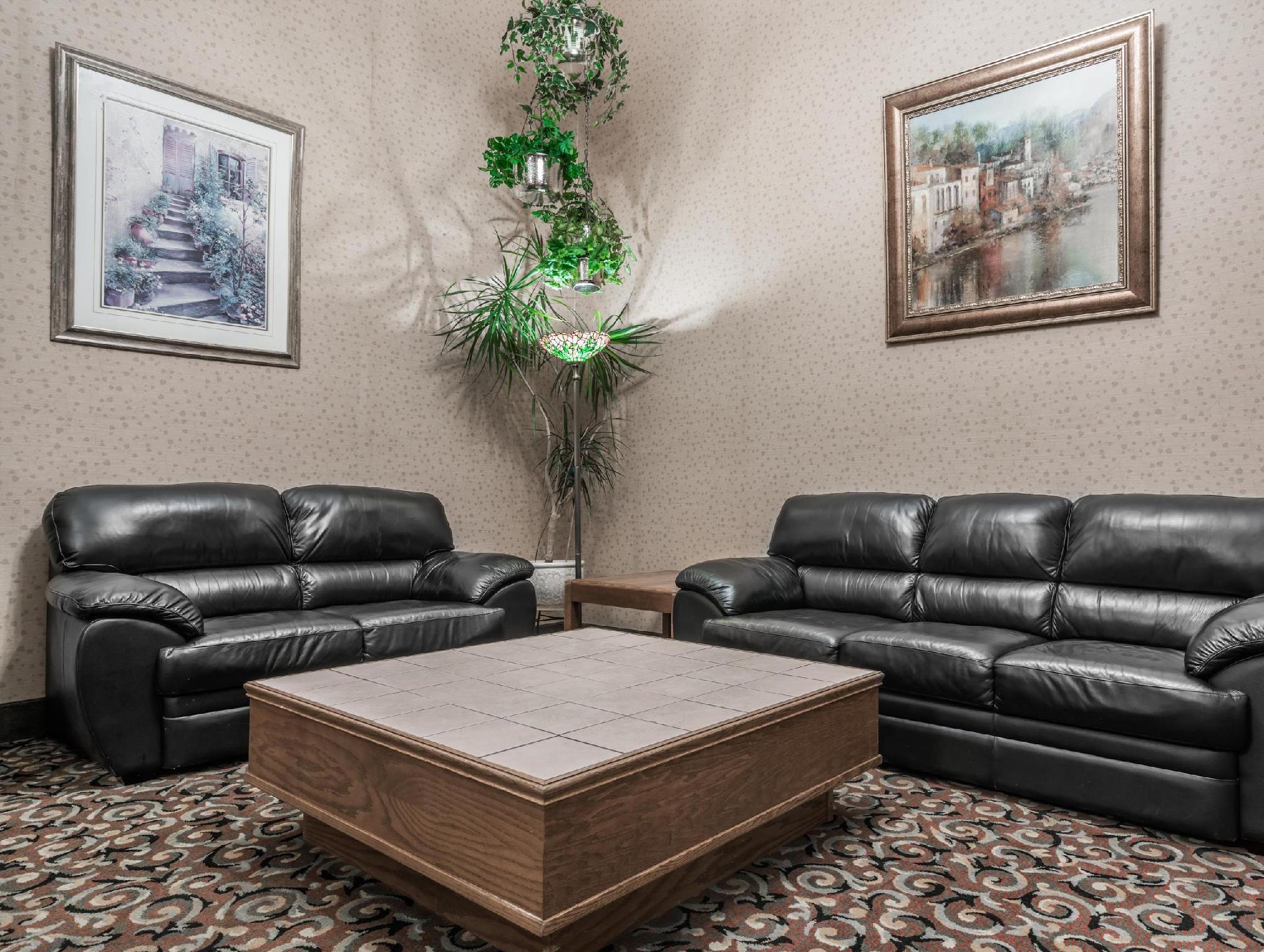 Days Inn & Suites By Wyndham Wausau Εξωτερικό φωτογραφία