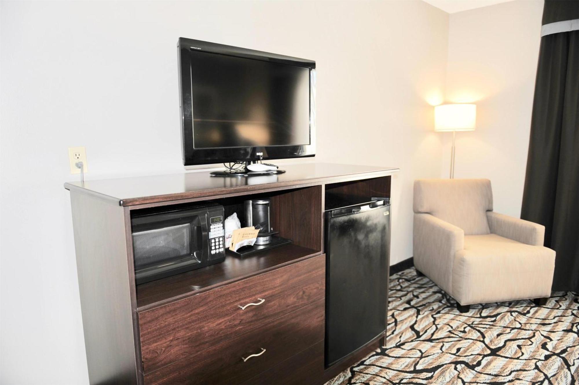Days Inn & Suites By Wyndham Wausau Εξωτερικό φωτογραφία