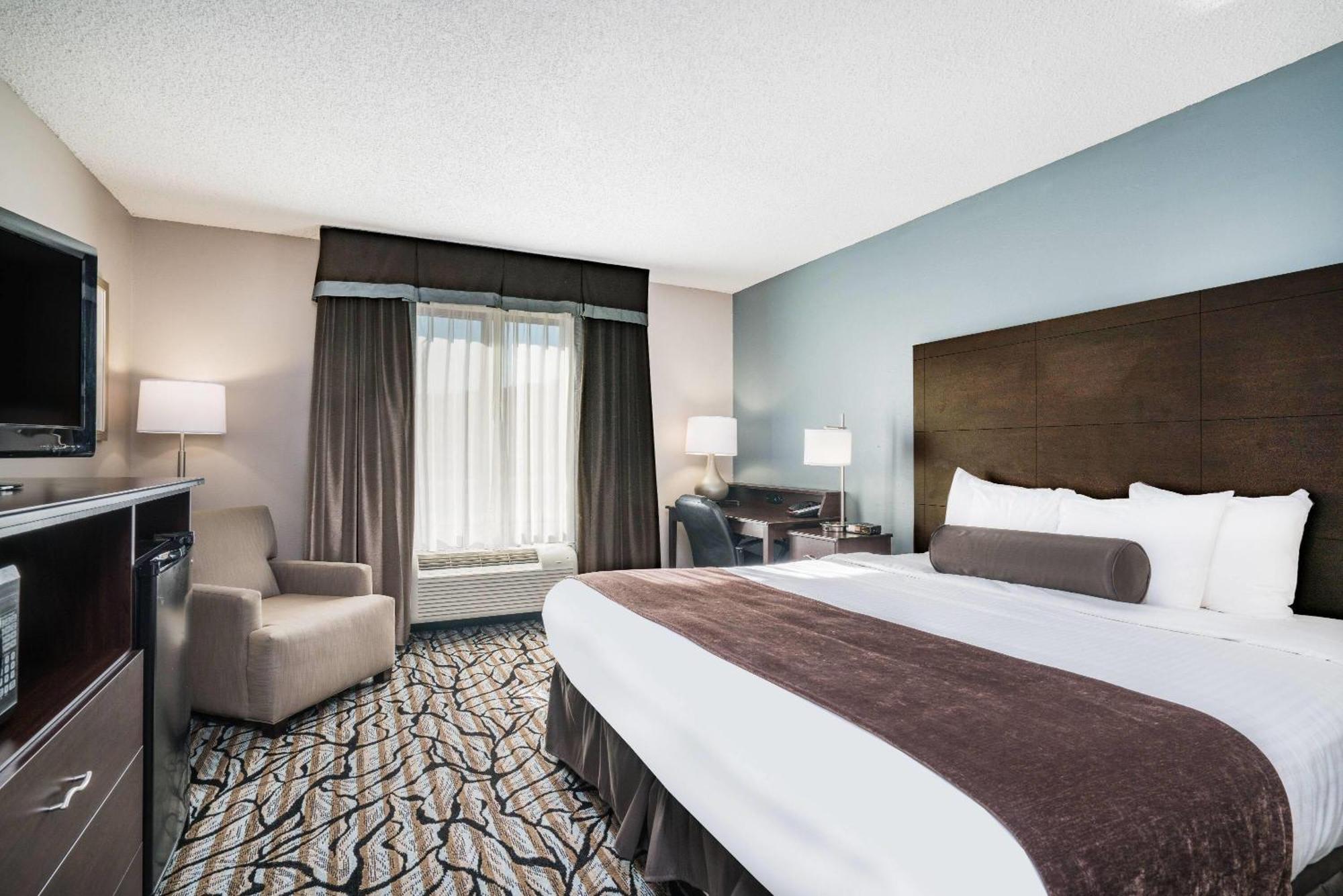 Days Inn & Suites By Wyndham Wausau Εξωτερικό φωτογραφία