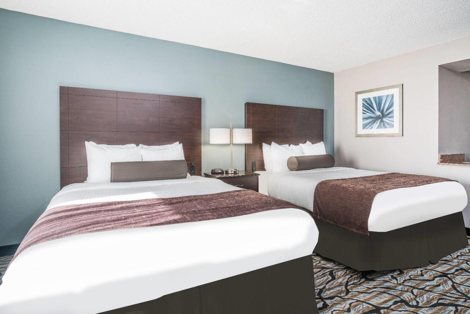 Days Inn & Suites By Wyndham Wausau Εξωτερικό φωτογραφία