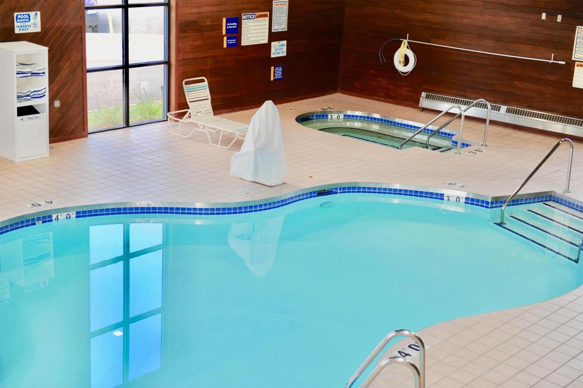 Days Inn & Suites By Wyndham Wausau Εξωτερικό φωτογραφία