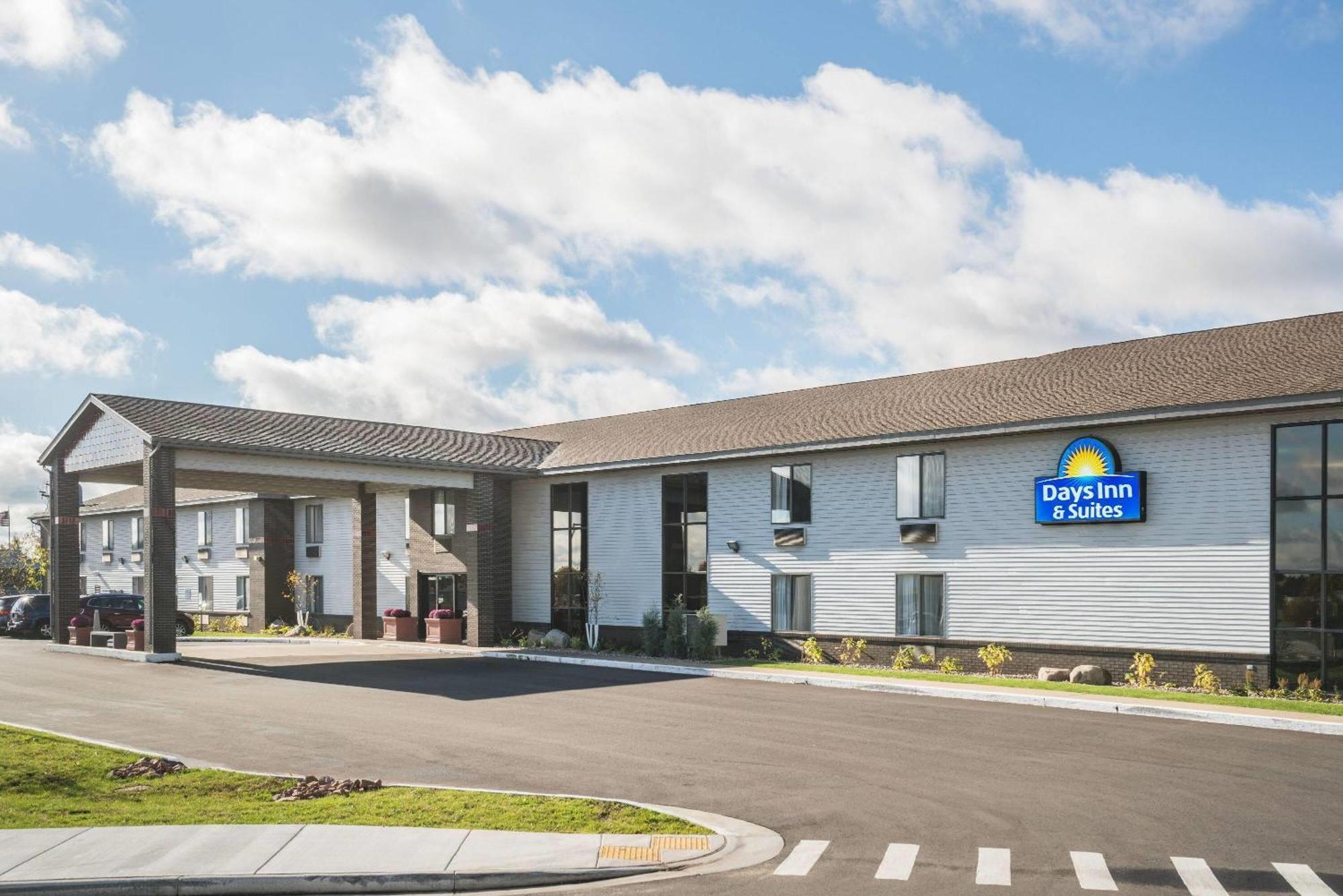 Days Inn & Suites By Wyndham Wausau Εξωτερικό φωτογραφία