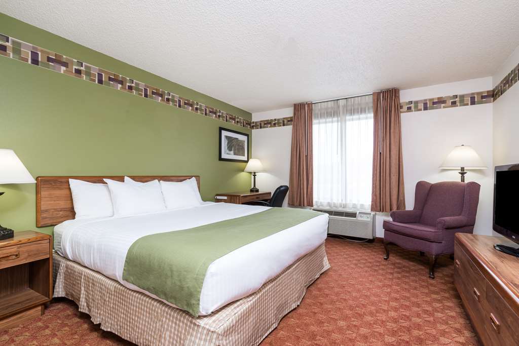 Days Inn & Suites By Wyndham Wausau Δωμάτιο φωτογραφία