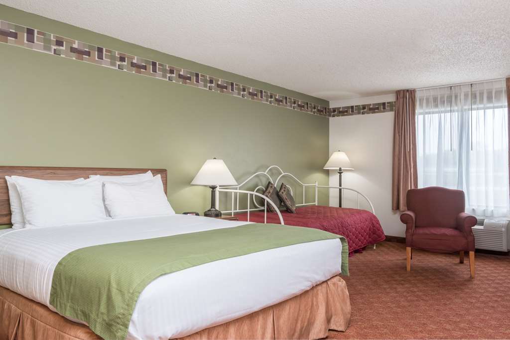 Days Inn & Suites By Wyndham Wausau Δωμάτιο φωτογραφία